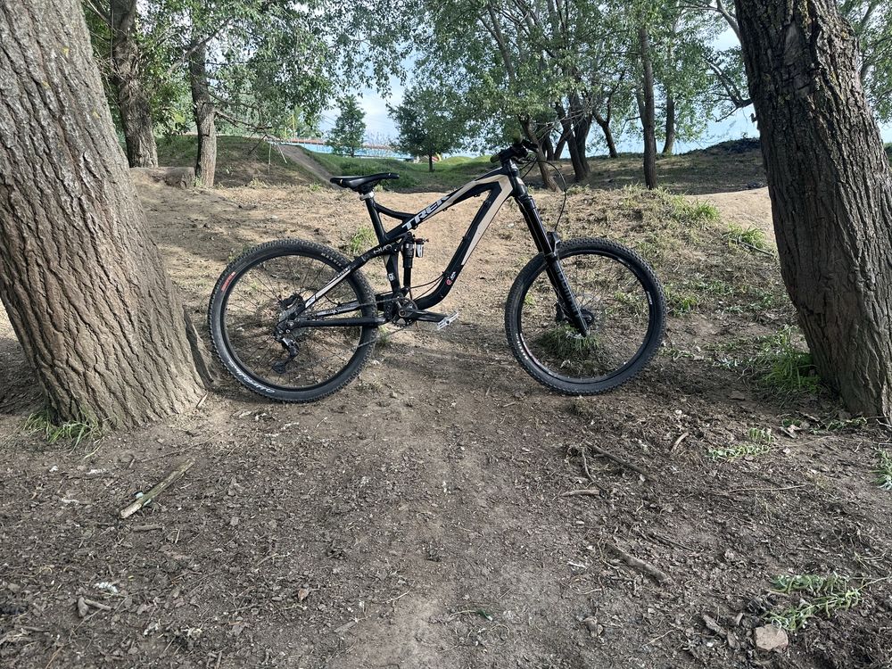 Vand downhill dh full suspension Trek Session/scratch