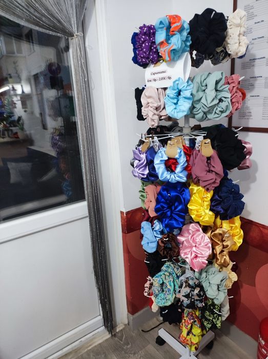 Продавам ръчно изработени скрънчита.