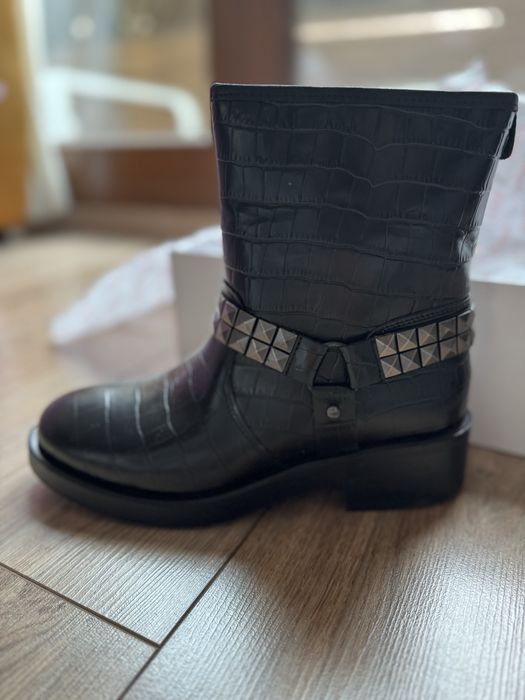 Намалени Ботуши Guess 37 нови