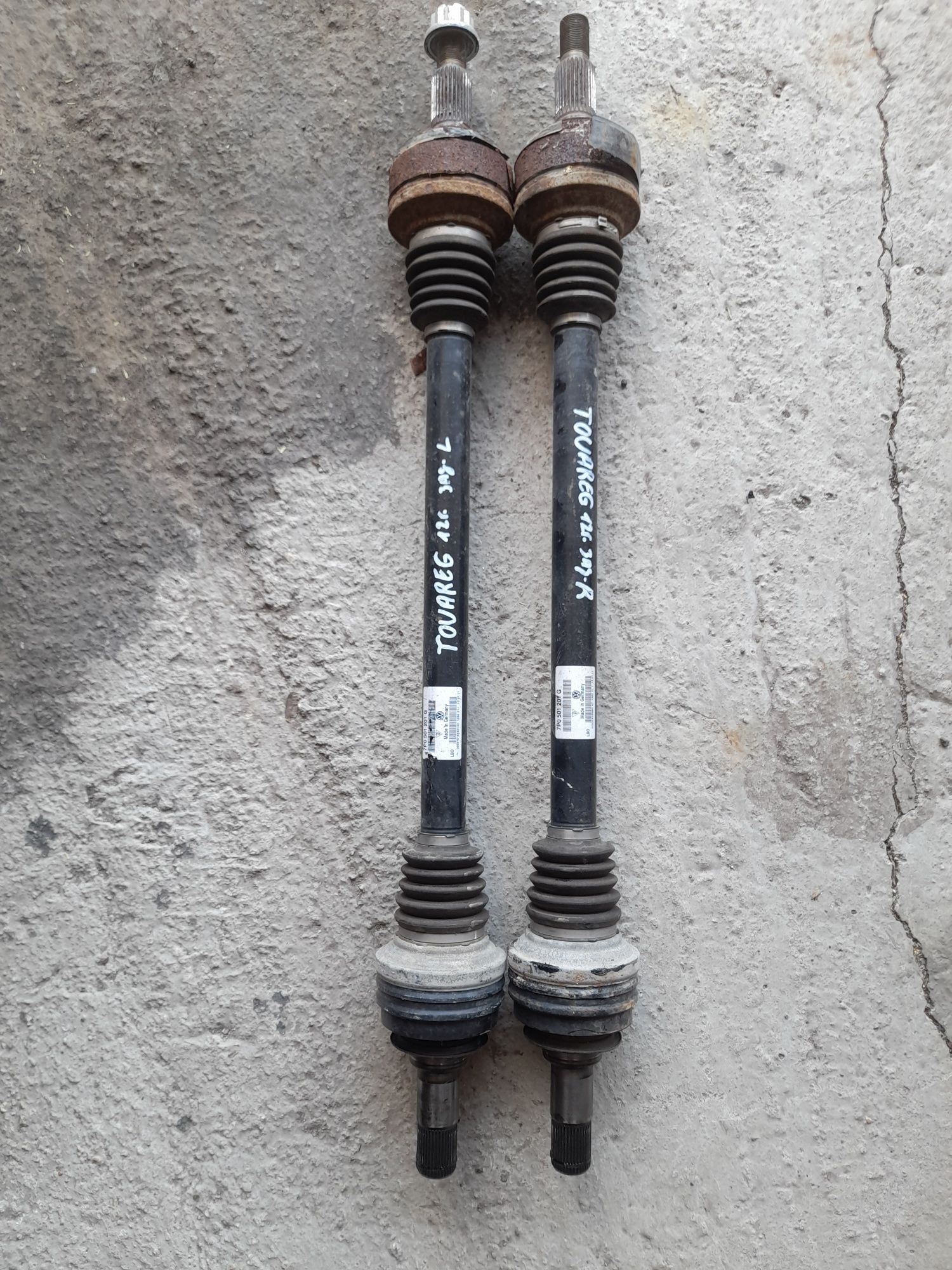 Задни полуоски VW Tuareg