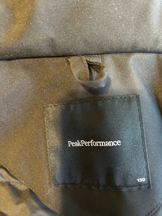 Peak Performance — оригинално детско зимно/ски яке – размер 130 см.