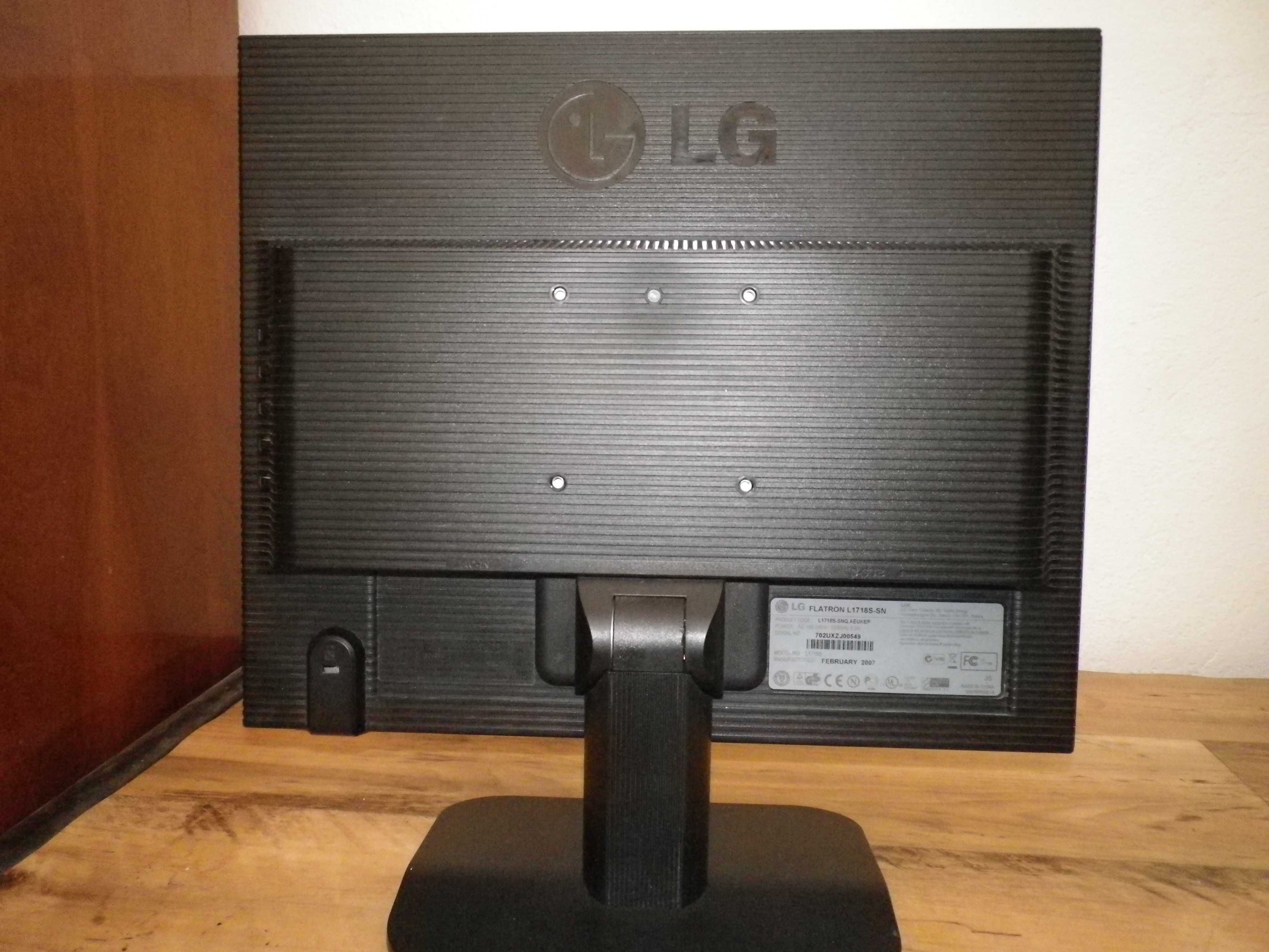 Монитор LG L1718S