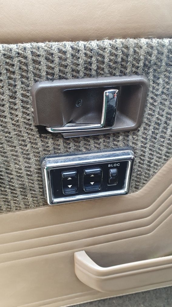 Mitsubishi pajero mk1