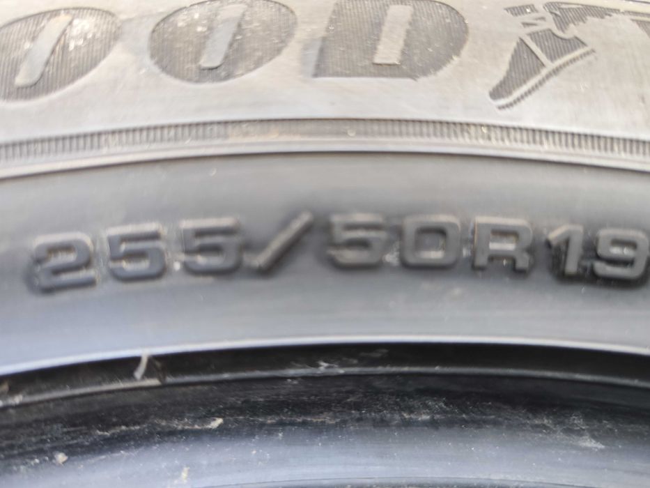 GOODYEAR Ultra Grip 255/50/19V