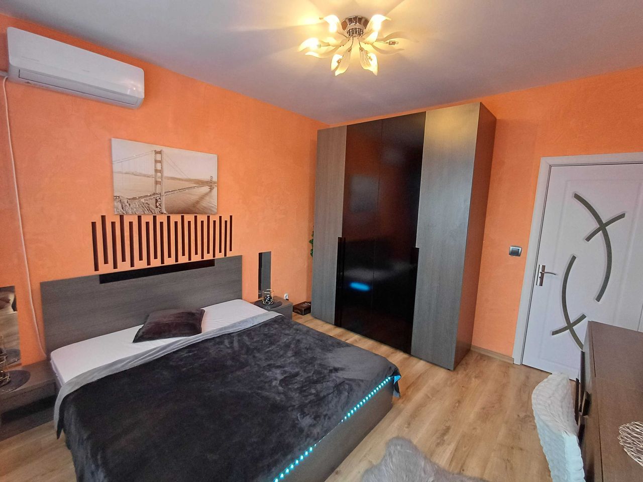 Продава се Четиристаен апартамент в Плевен, Дружба 3 - 115 кв.м за 1340 €/кв.м - Снимка #3