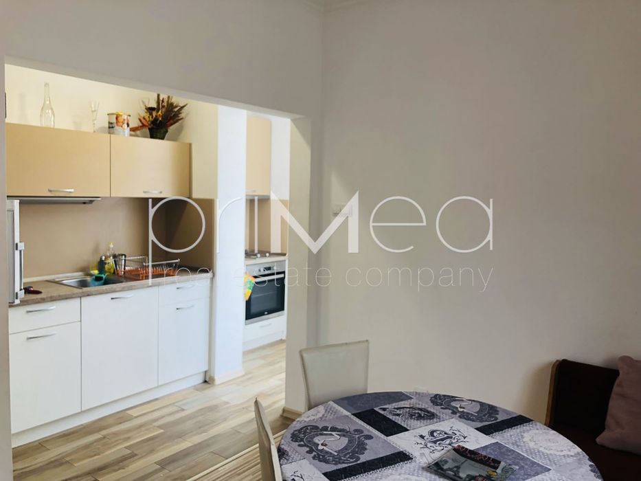 Дава се под наем Тристаен апартамент в Бургас, Център - 110 кв.м за 816 € - Снимка #3