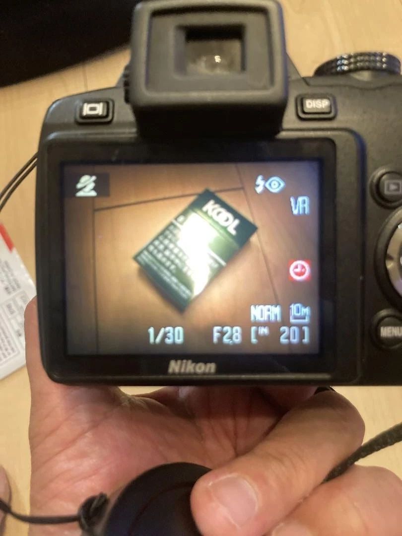 Camera Foto Nikon 10.1 Mega Pixels Coolpix P80