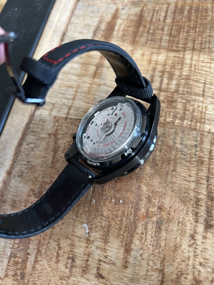 Часовник Omega Dark Side of the Moon automatic