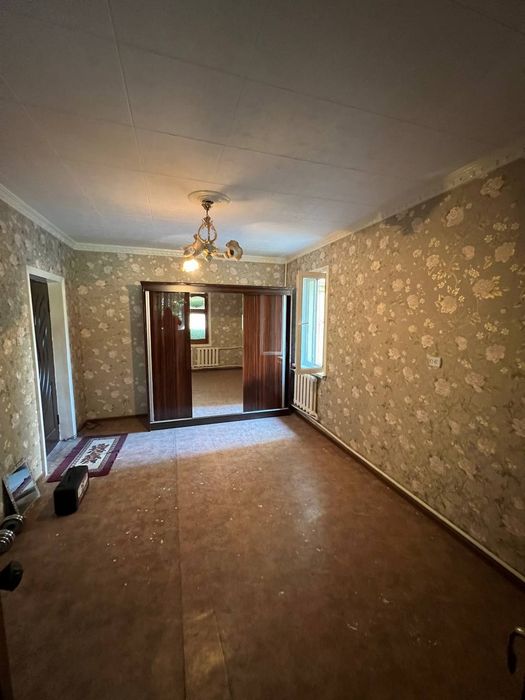 продается квартира под нежилой,жилой 3 ком 90 м2