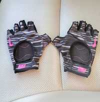 Дамски ръкавици Nike