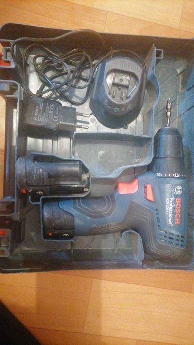 шруповерт BOSH в отличном состояние