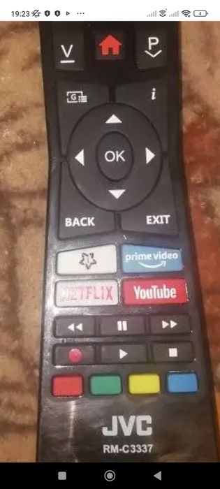 Vând telecomanda de jvc trimitem oriunde in tara