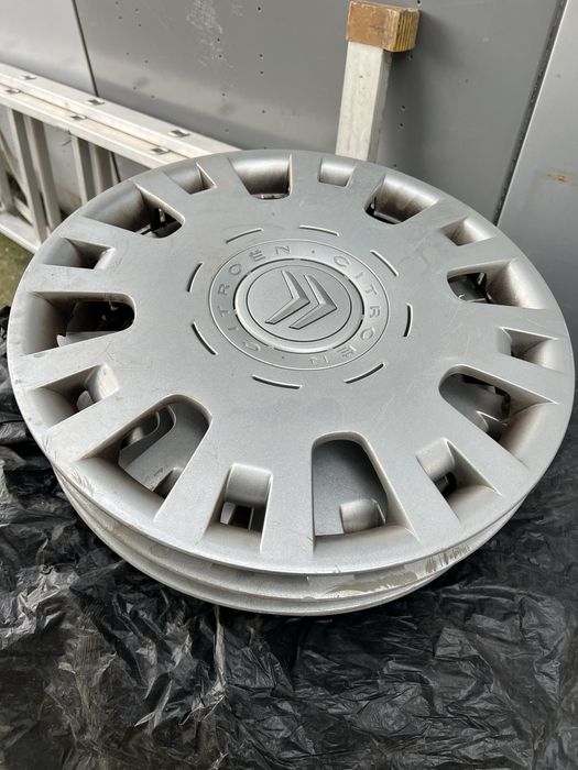 Cauciucuri de iarna cu jante de tabla originale si capace citroen c4