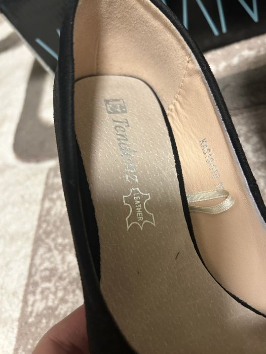 Дамски обувки на висок ток