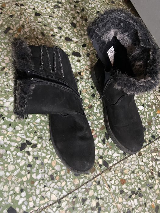 Cizme blanite cu fermoar