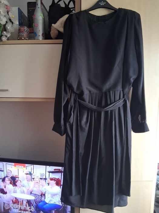 Rochie lunga  neagra catifea  cu broderie lame