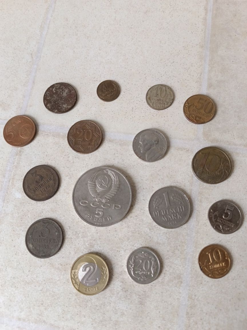 Продам монеты старые