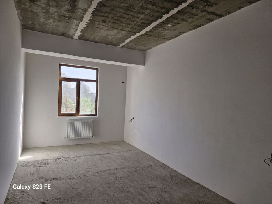 3 хоналик коропка сотилади 1-кават 80м2