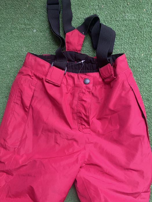 Продавам ски панталони като нови за 9-10 г. размер 134/140