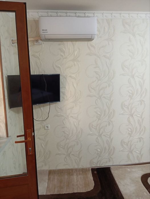 Ижорага 2/4/4 Вокзалда бозор олдида.