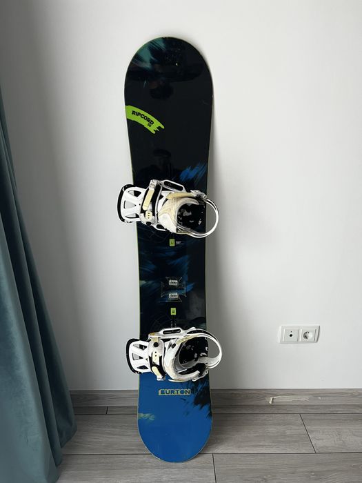 Placa snowboard Burton Ripcord + legaturi Burton Cartel M