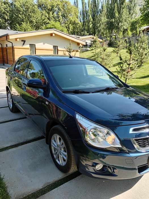 Услуги перевозки трансфера Chevrolet cobalt и встреч с табличкой