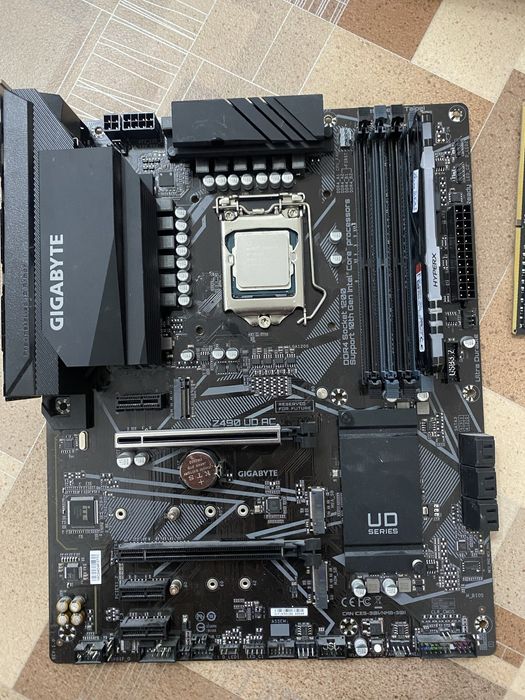 продам intel core i5 10600k GIGABYTE LGA1200 Z490 UD AC озу DDR4-3200