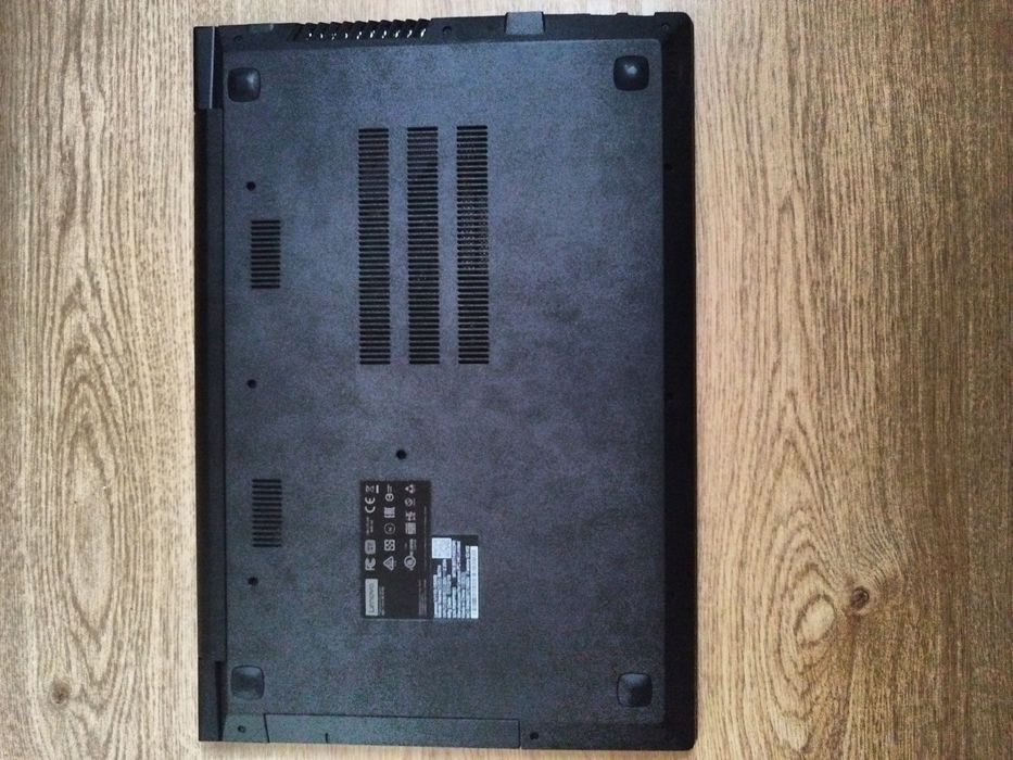 vand/schimb laptop Lenovo i5 7th 8gb ddr4, ssd 256