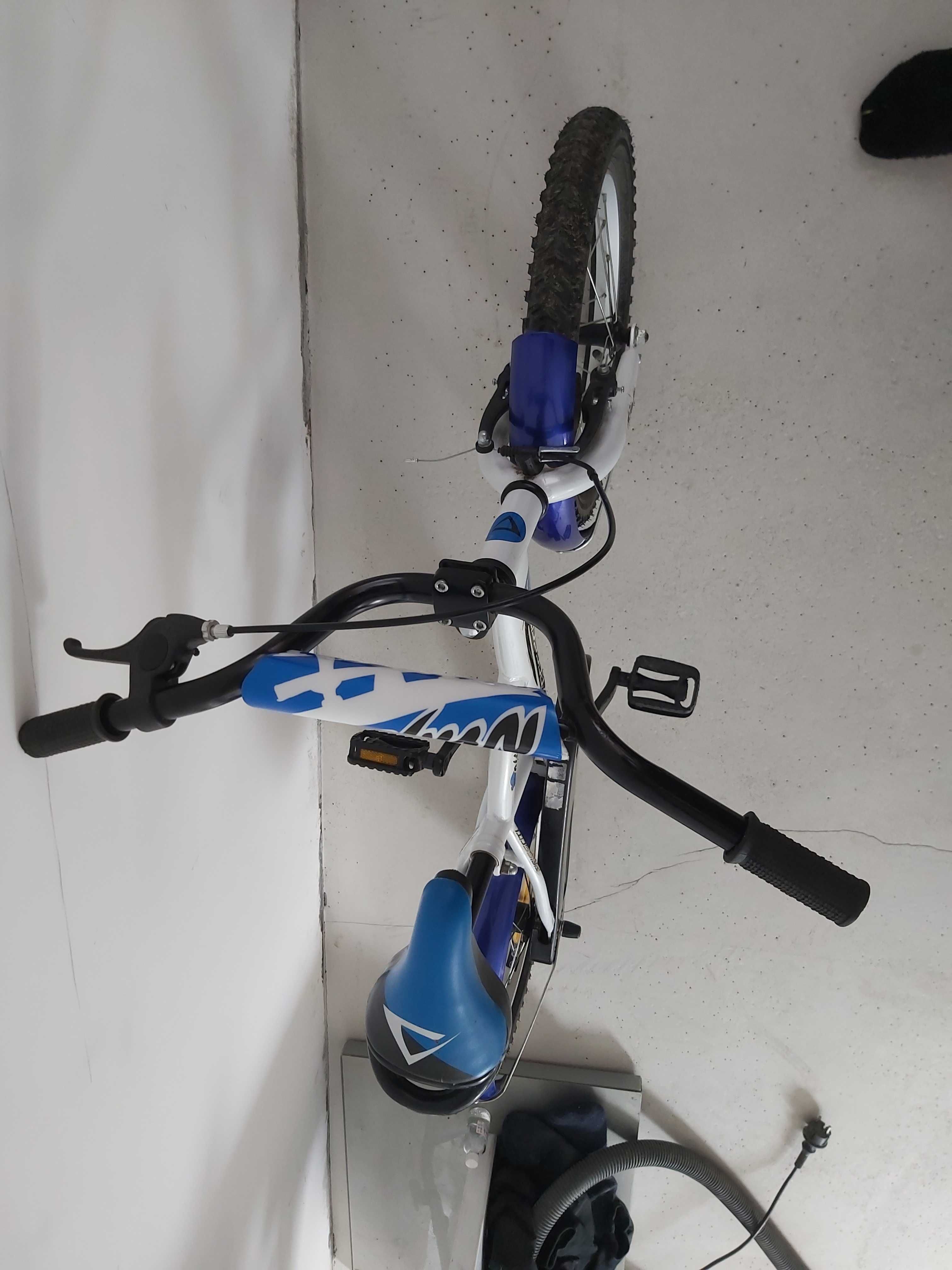 Bicicleta Ninja roti 16 .Varsta 4-7 ani pret 320 lei