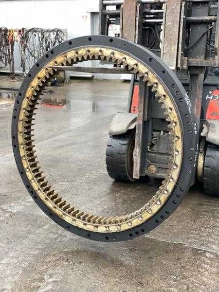 Coroana de rotire Caterpillar 325C - Piese de schimb Caterpillar