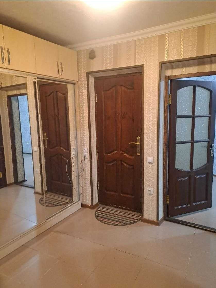 Нукус кинотеатр 4/1/4, кирпичный
