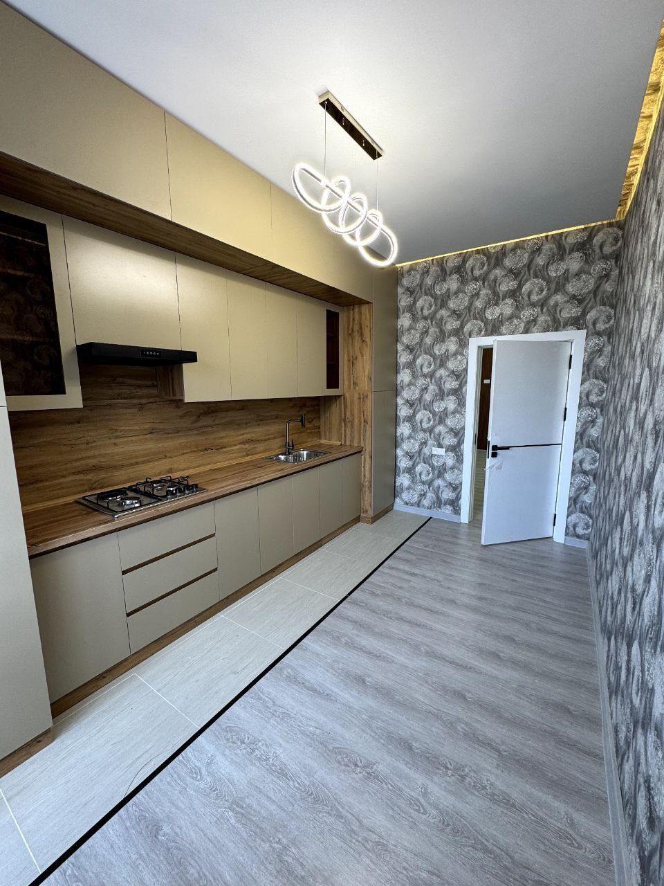 Квартира Срочна Сотилади 3-хона 8-этаж 100м²кв. Ор Критый Давр банк
