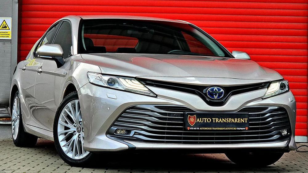 Toyota Camry Garantie 12 luni/Km reali/Hybrid/Piele/Navigatie