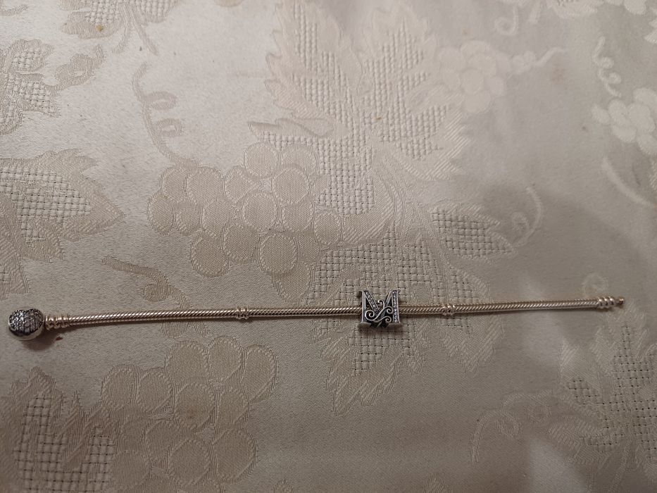 Сребърна гривна Pandora и детска гривна Pandora