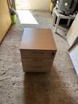 Mobilier birou: 15 birouri + 15 roll box-uri – stare foarte bună