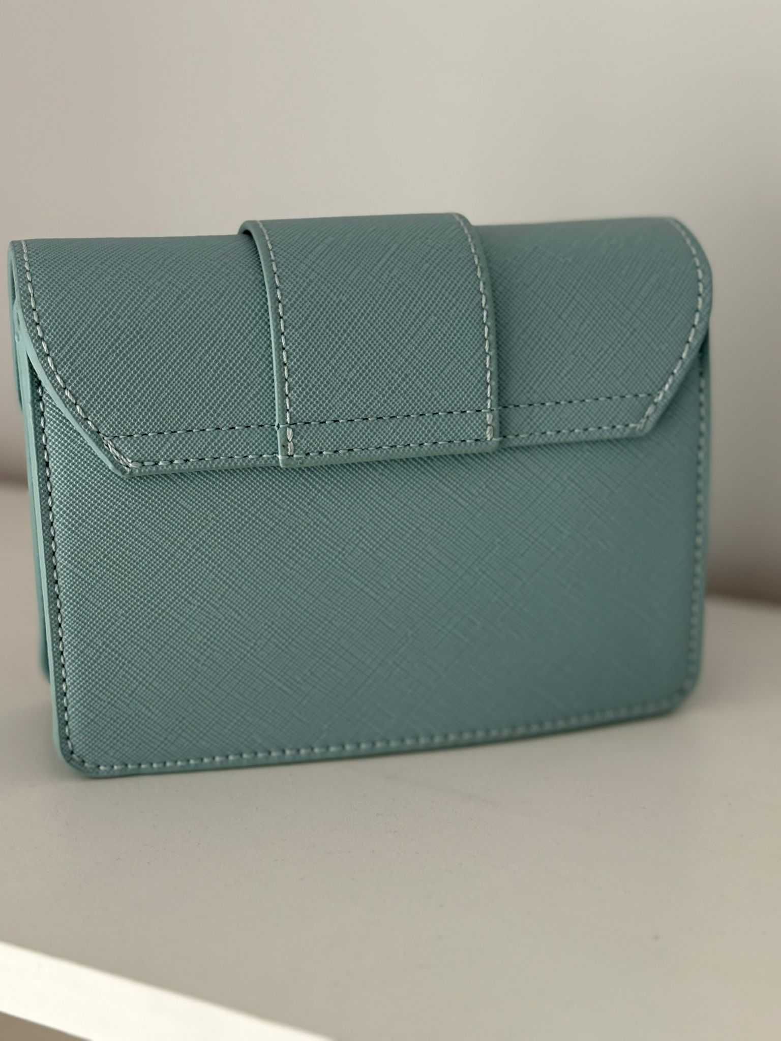 Чисто нова чанта Valentino Bags Voyage