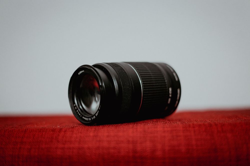 Obiectiv Canon EF-S 55-250mm f/4-5.6 IS II