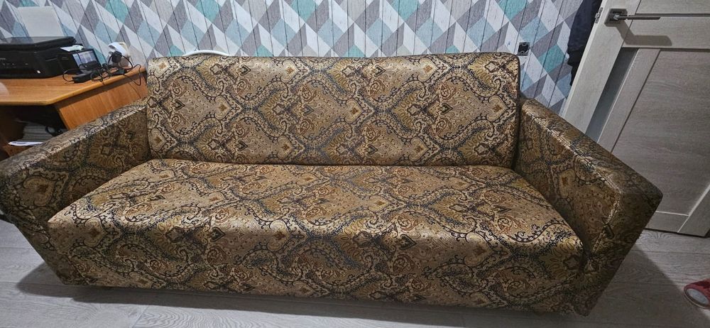 Диван раскладной, срочно