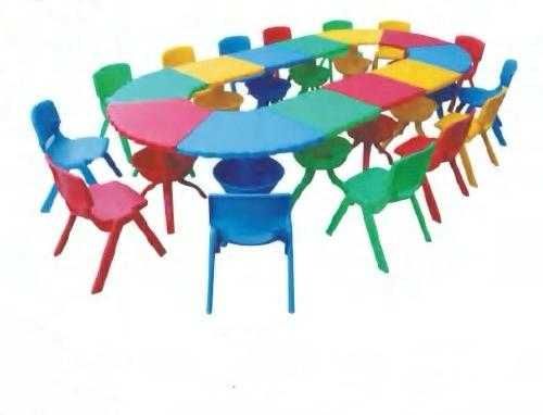 Set Mese Ovale Colorate cu Scaune Incluse BNL228-2