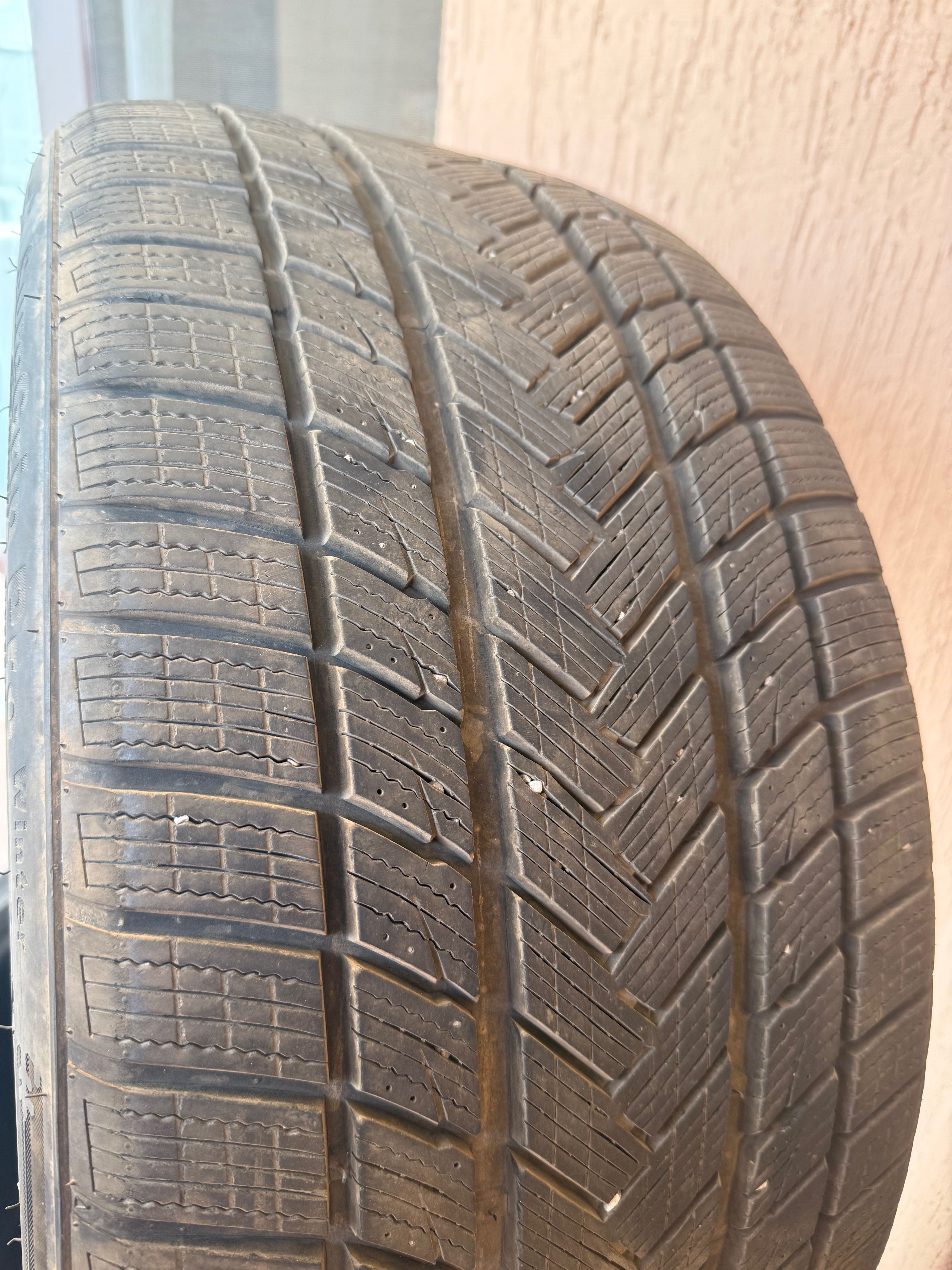 285 35 21 и 325 30 21 почти нови гуми спорт пакет BMW X5 X6 F15 F16E70