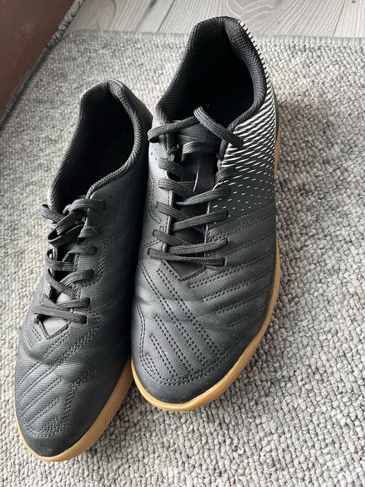 Adidasi fotbal kipsa