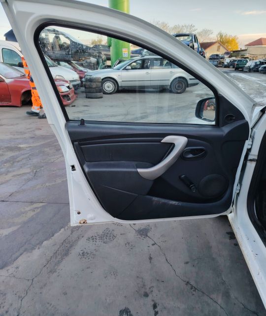 Aripa fata dreapta Dacia Sandero prima generatie