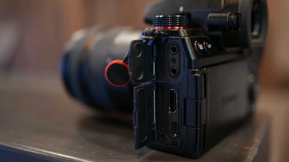 Panasonic LUMIX S5II - Camera Mirrorless Full Frame - body + cage