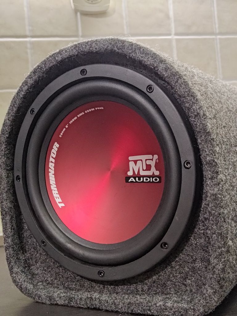 Субуфер MTX TRT8P активен 140 RMS