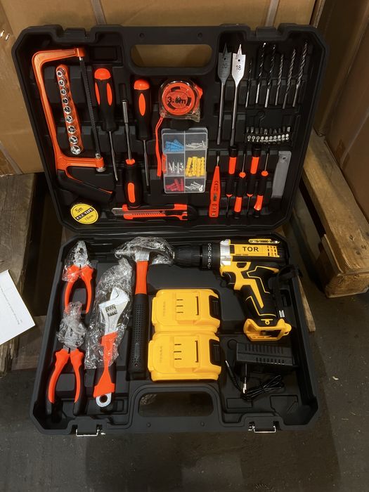 Шуруповерт в наборе 50в1