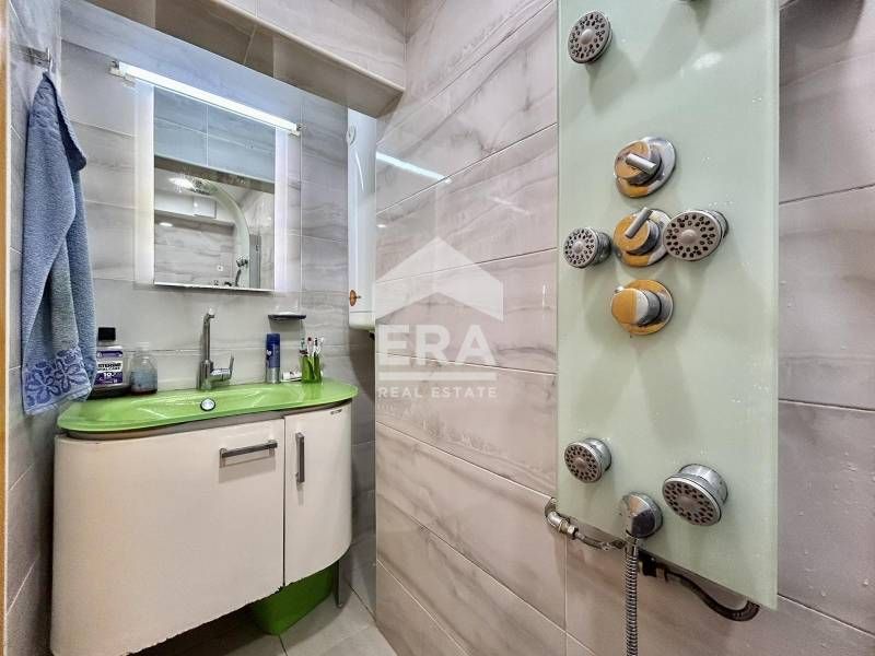 Тристаен апартамент с отделна кухня на ул. Миджур, кв. Лозенец