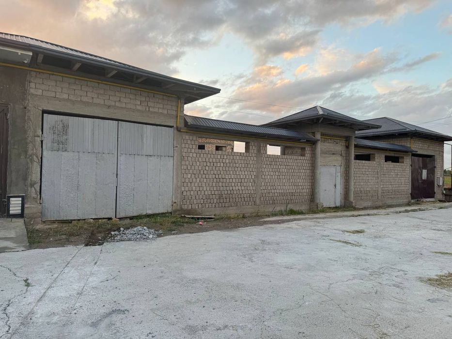 Uchastka sotiladi.  Sampiga yaqin