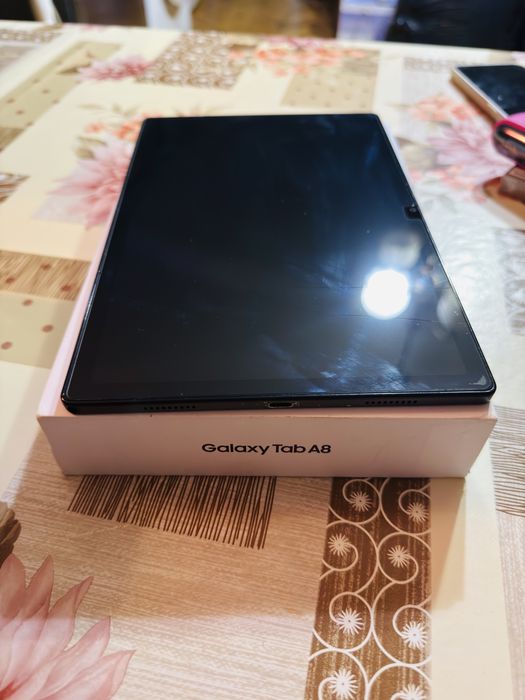 Таблет samsung A8