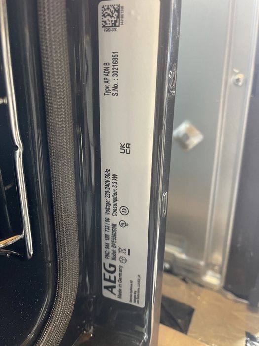 Фурна за вграждане AEG 6000 SteamBake