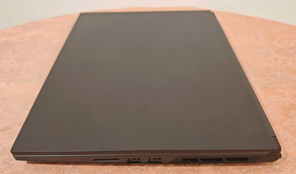 NVidia RTX 4060 8GB/Core i7 13700H/16GB RAM/512GB SSD/16 Quad HD 240Hz